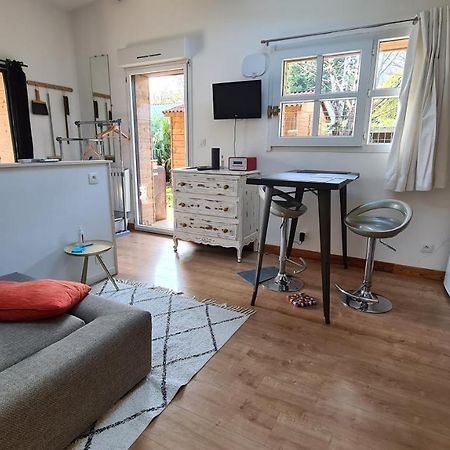 오르보 Charmant Logement Avec Parking 아파트 외부 사진