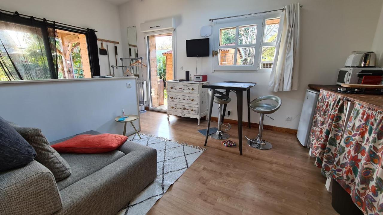 오르보 Charmant Logement Avec Parking 아파트 외부 사진